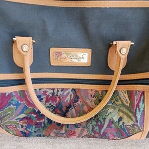 Victoria Vanderbilt Green/Tan Travel Bag